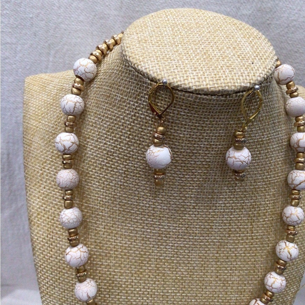 Chic Gold and Cream Beaded Necklace and Earring Set - Picture 2 of 12